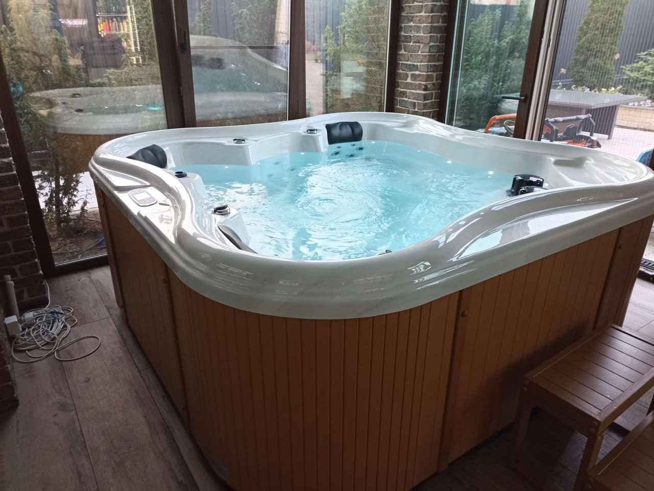 Гидромассажный спа-бассейн Lovia Spa ZR6005