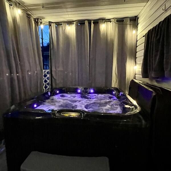 Уютная веранда со спа-бассейном для семьи Евгения.