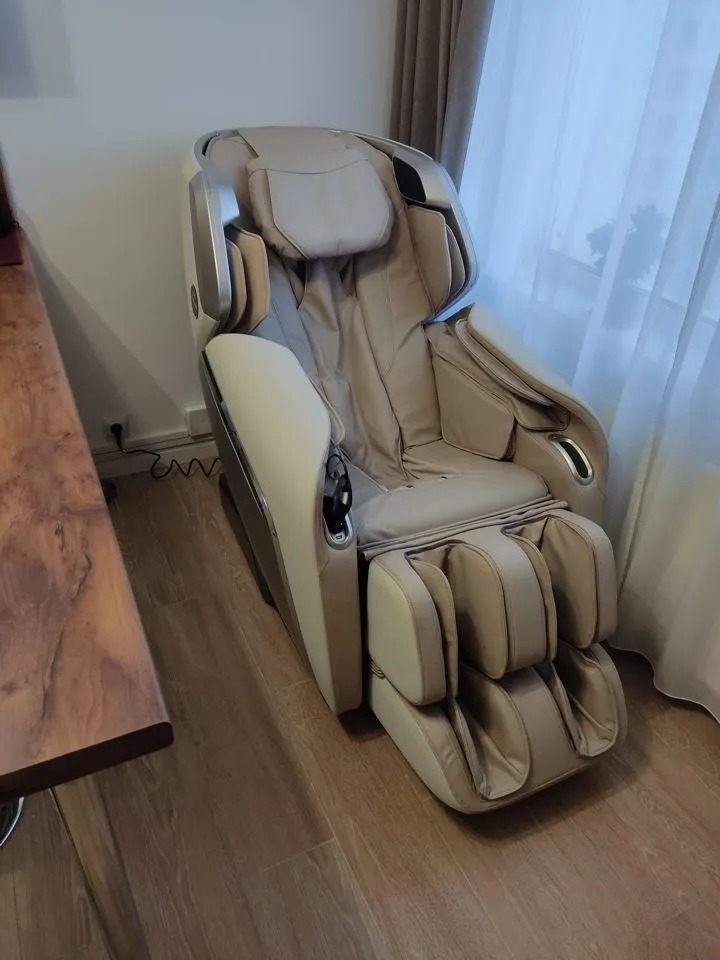 Массажное кресло OTO TITAN TT-01 Beige: Ваш личный массажист в доме